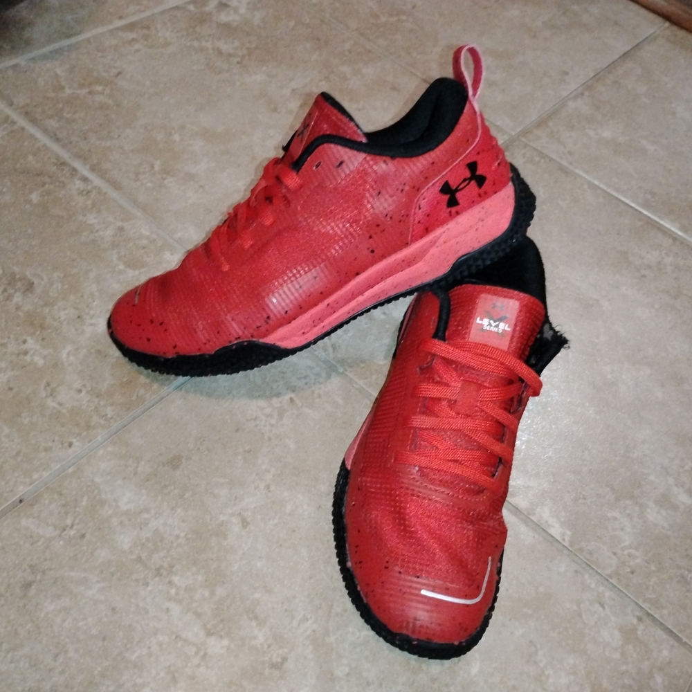 Under Armour Level X Red Black Sneakers 6Y (7.5W)